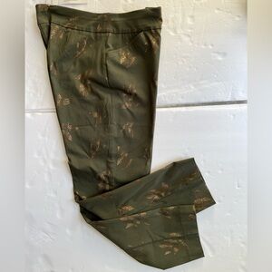 NWT Women s Chico Perfect Stretch Pants, Size 2 {11-12} Dark Pine w Gold Foliage